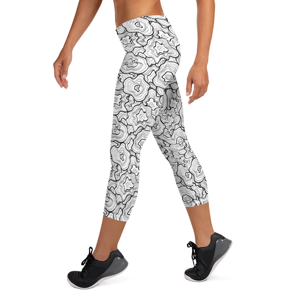 Monochrome Contrast Mid-Rise Capri Leggings