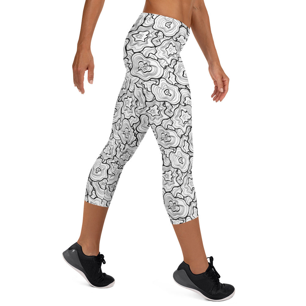 Monochrome Contrast Mid-Rise Capri Leggings