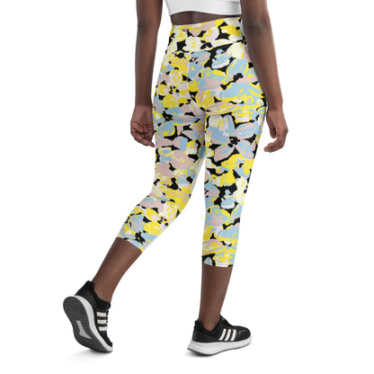 Scattered Floral Pattern High-Waisted Yoga Capri Leggings