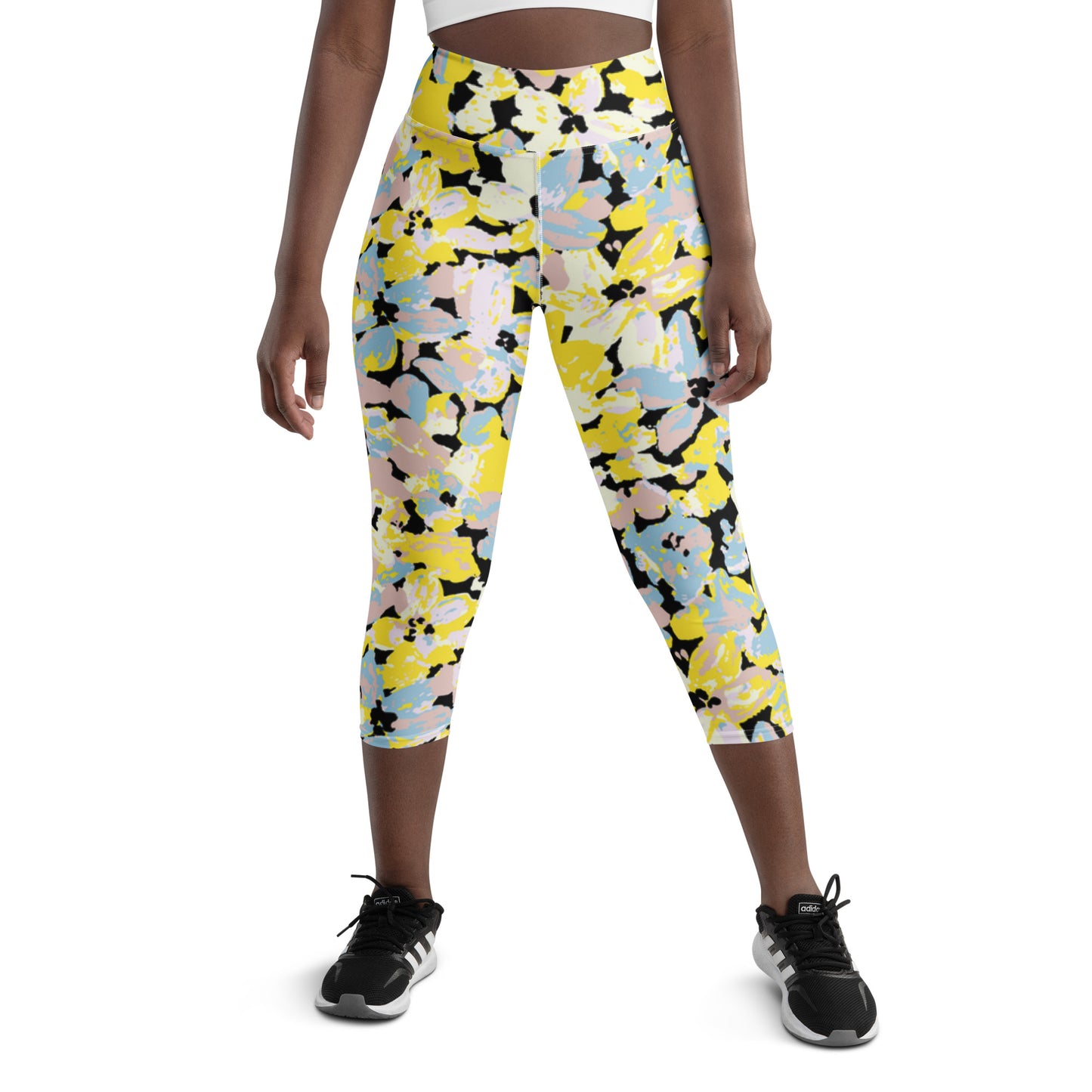 Scattered Floral Pattern High-Waisted Yoga Capri Leggings